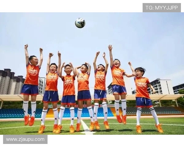 足球赛事中的公益活动，如何通过足球回馈社会