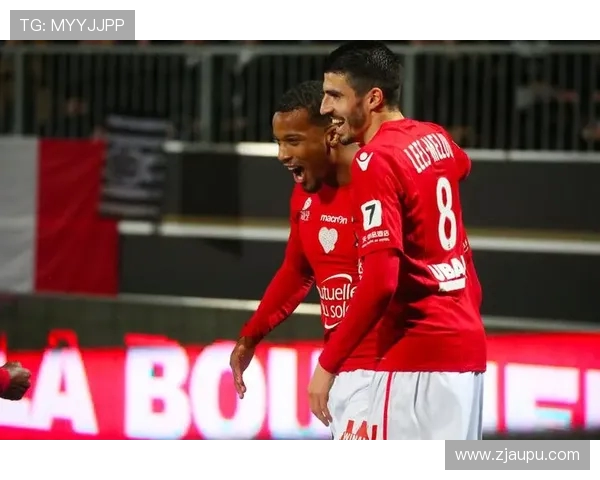 法甲俱乐部收益结构分析：转播、门票与商业开发