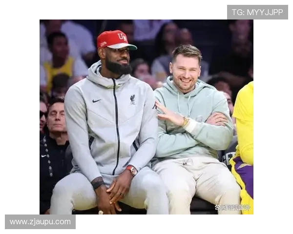 独行侠老板杜蒙亲赴菲尼克斯观战球队半场落后近20分令人担忧